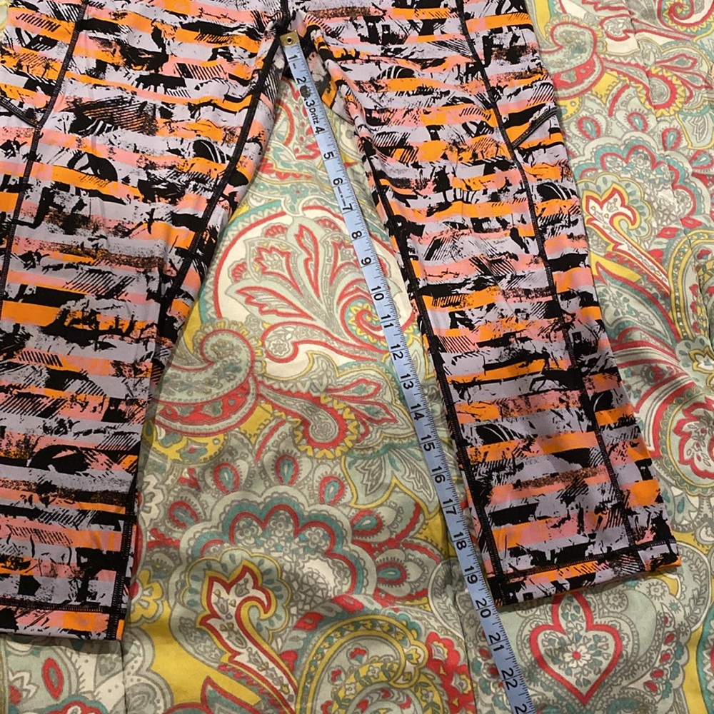 Lululemon cropped leggings 10 - Picture 5 of 6